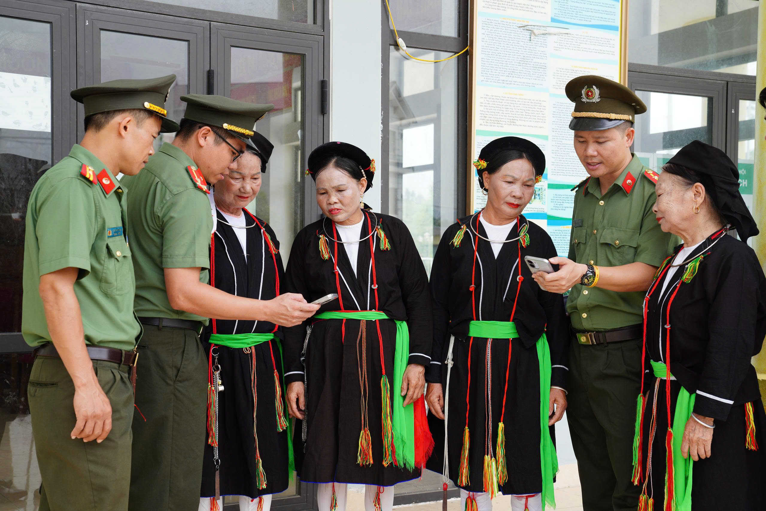 Tin nổi bật